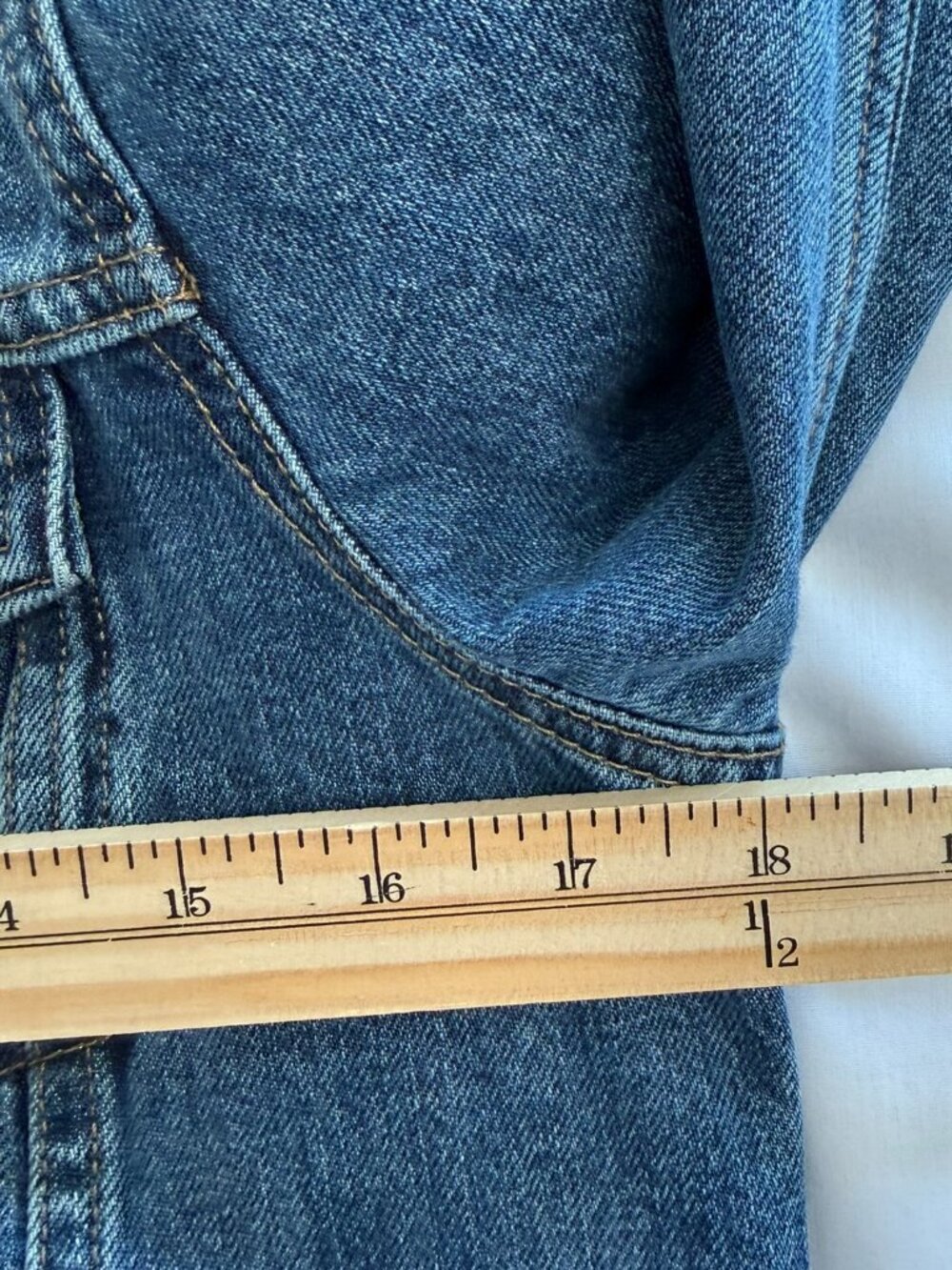 Gap 1969 Women's Classic Denim Jacket Medium Wash Size XS - Picture 5 of 7
